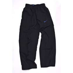   Nike fiú fekete tréning melegítő szabadidőruha nadrág M (140-152 cm) 381498/010 /kamplvm Várható érkezés: 05.30